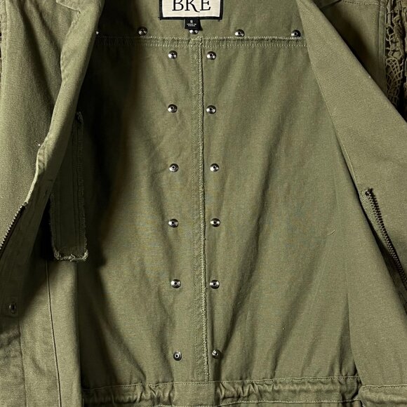 BKE Canvas Jacket Khaki Green Crochet Applique Sudded Snap Zip Front Long Sleeve - Picture 3 of 15